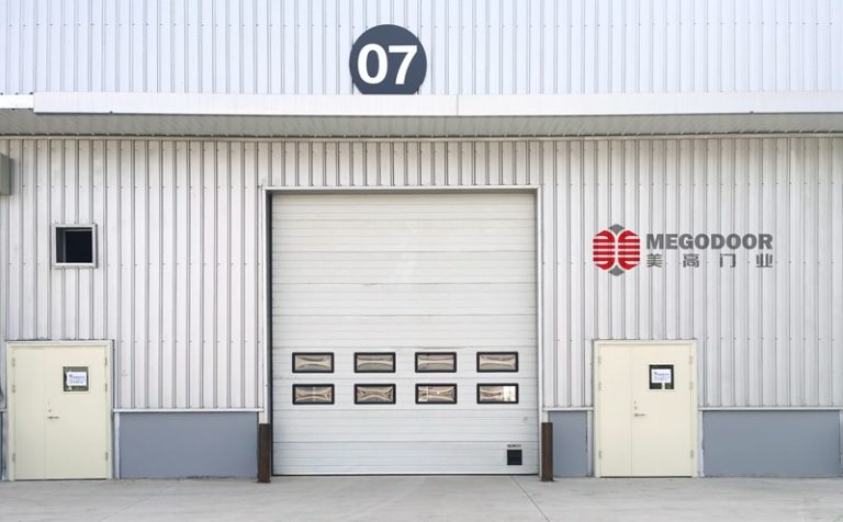 南京提升門廠家電話縮略圖