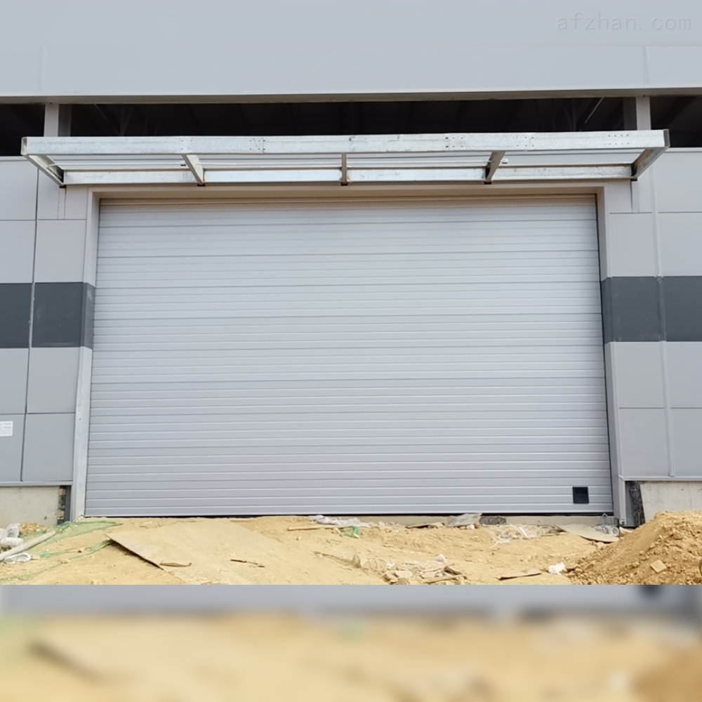 新疆機場用電動提升門插圖 新疆機場用電動提升門插圖